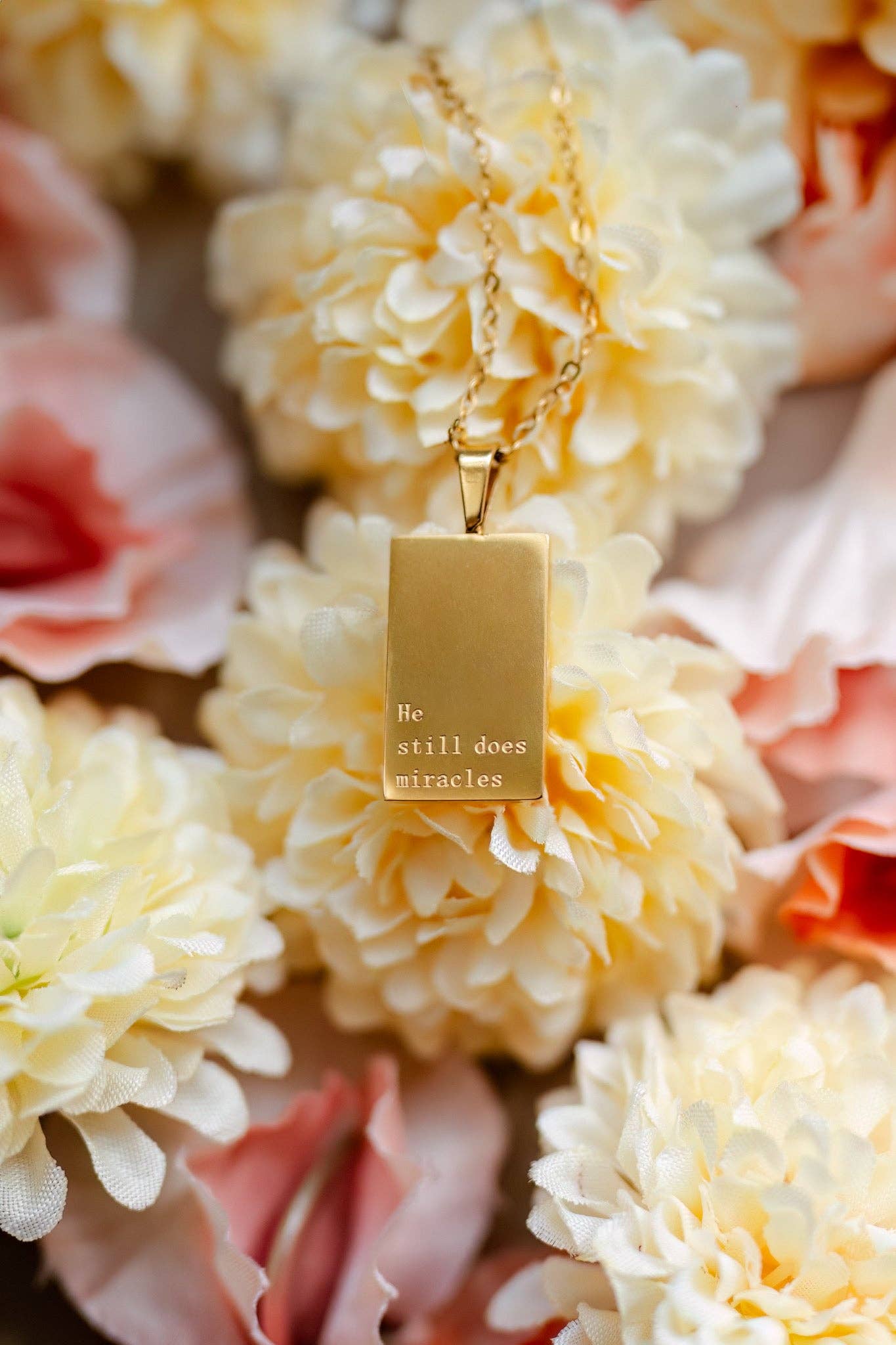 Necklace: He still does miracles (18 kt Gold)