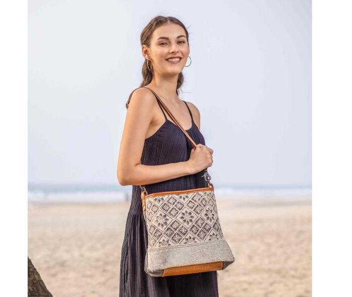 2861 Tessellated Shoulder Bag