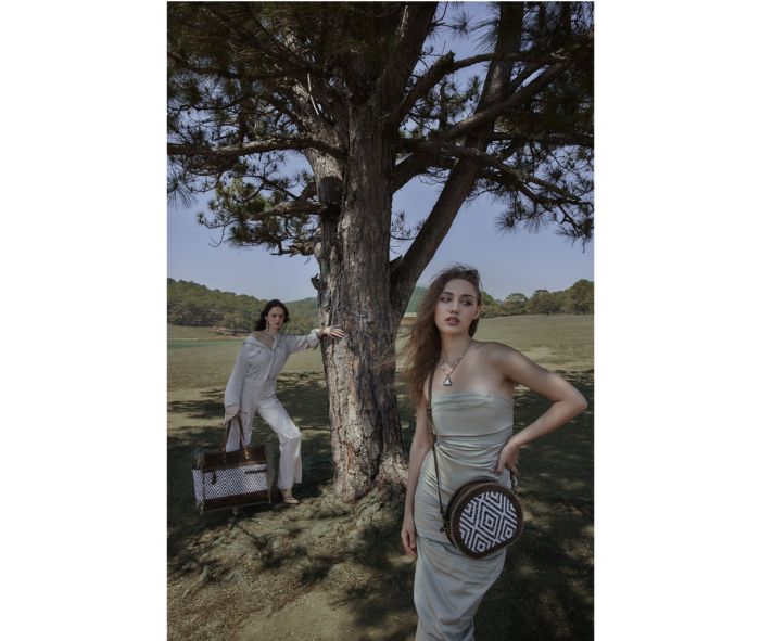 7357 Sand Weaver Weekender Bag